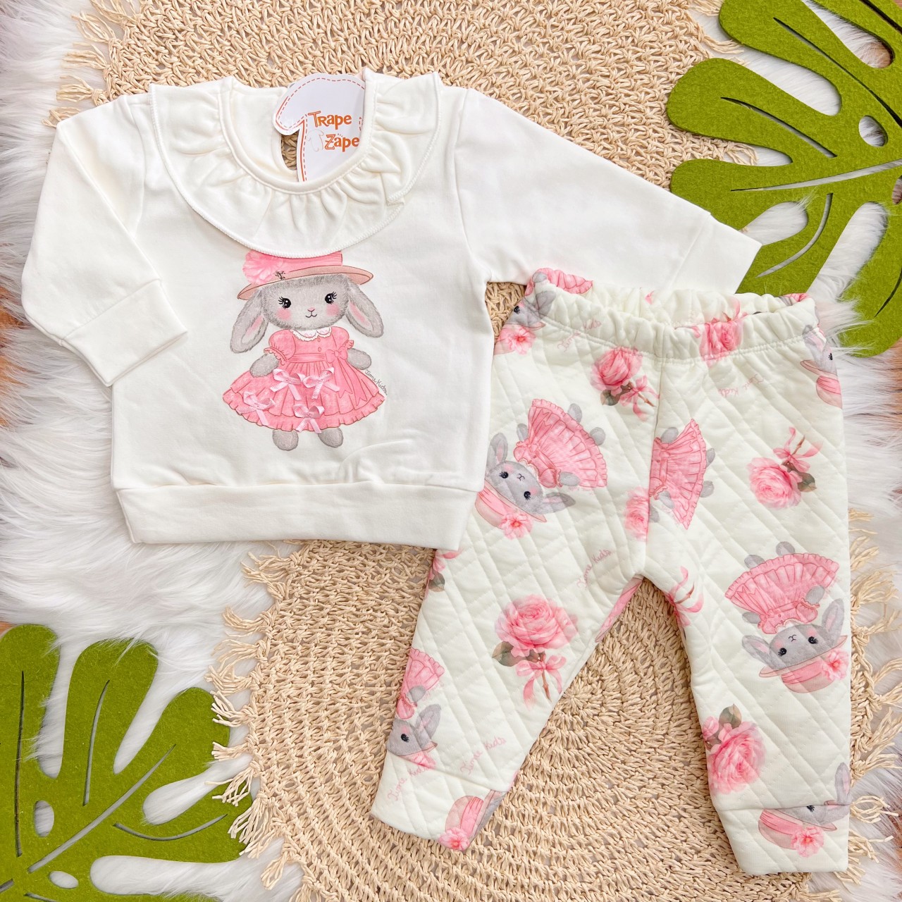 Conj. Casaco Coelhinha Camponesa e Calça  - Off White e Rosa
